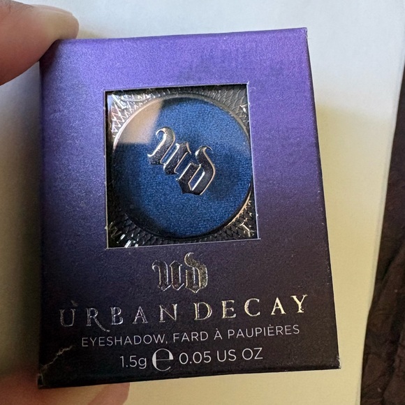 Urban Decay Eyeshadow in “Evidence” - Picture 2 of 3